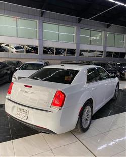 کرایسلەر 300